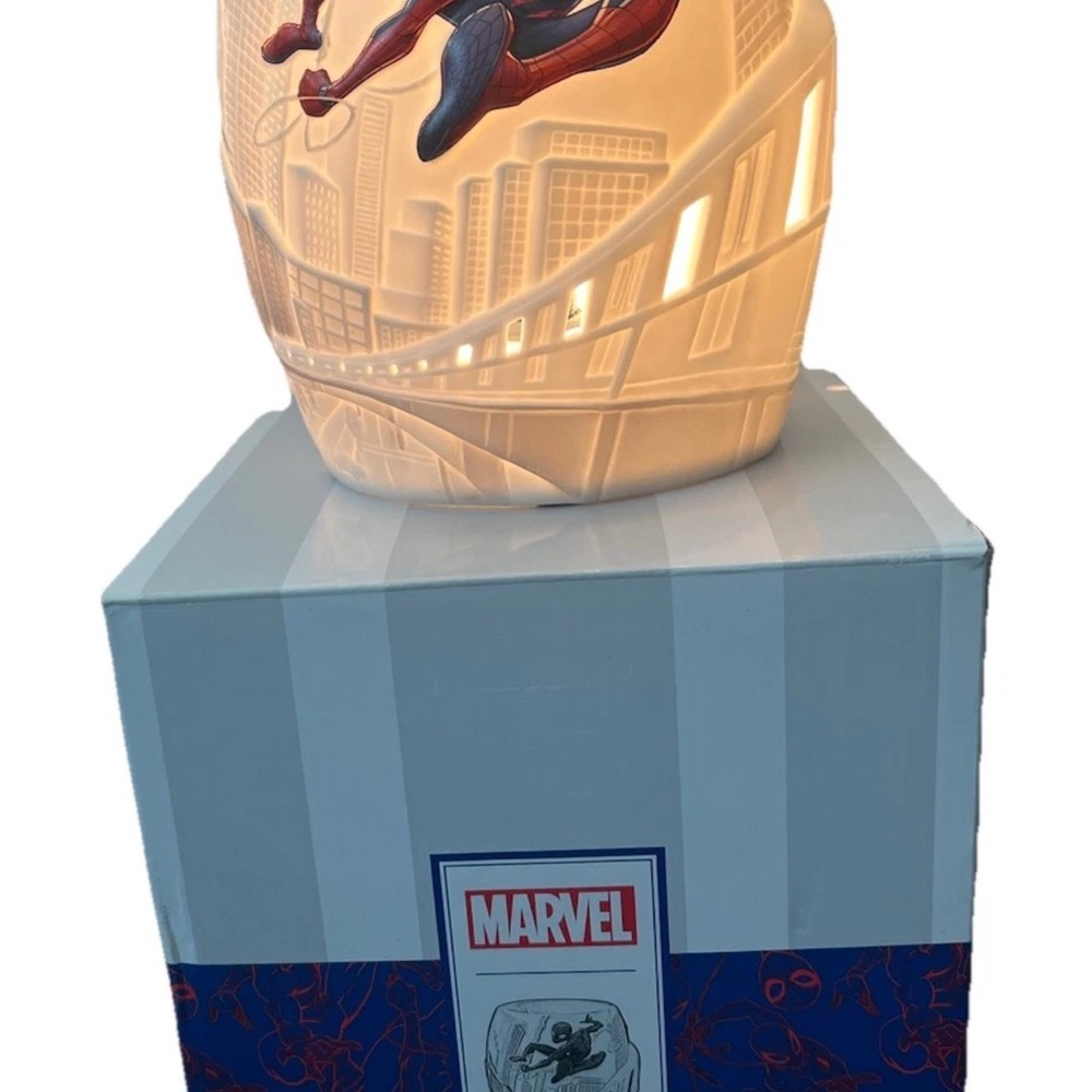 NIB Marvel Spiderman  Scentsy Wax Warmer